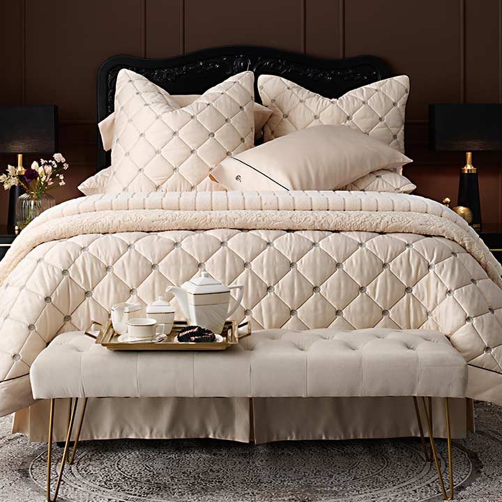 Coco Deluxe Bed Quilt Set Continental