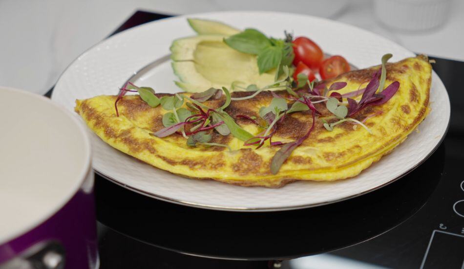 https://8094698.fs1.hubspotusercontent-na1.net/hubfs/8094698/Blog/2024/October%202024/Blog%20header%20Omelette%20recipe.jpg